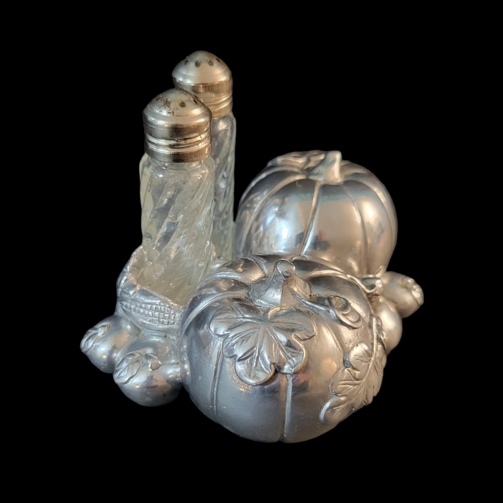 Vintage Pumpkin Salt And Pepper Shakers Set - Picture 2 of 10
